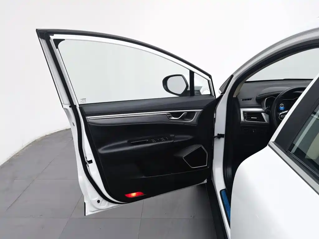 Geely Emgrand GS — фото 8
