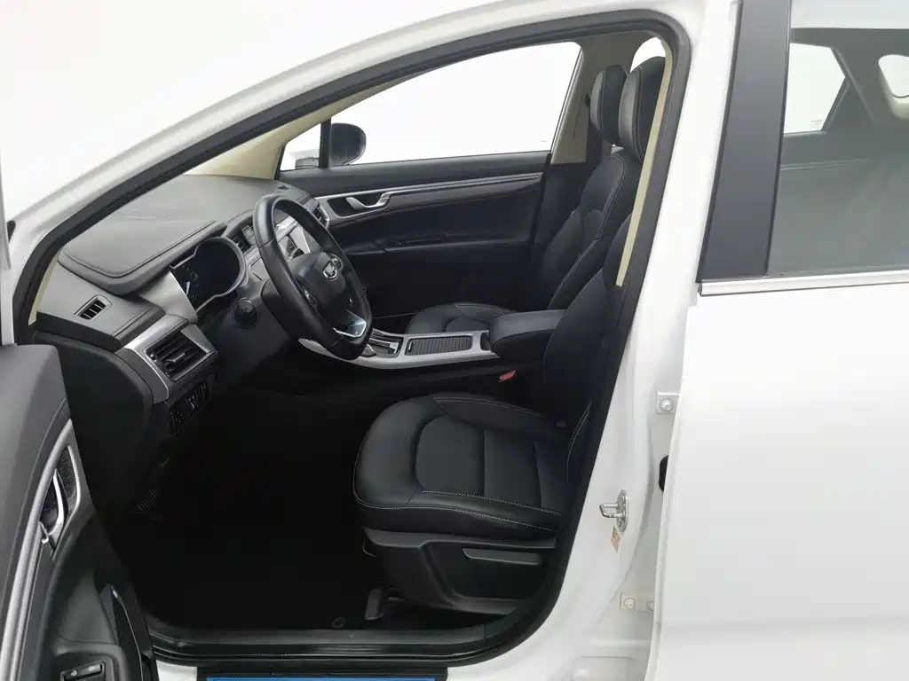 Geely Emgrand GS — фото 10