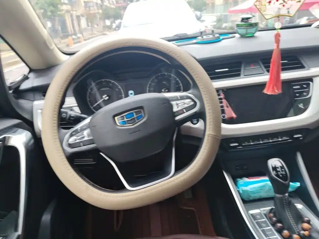 Geely Vision X3 — фото 11