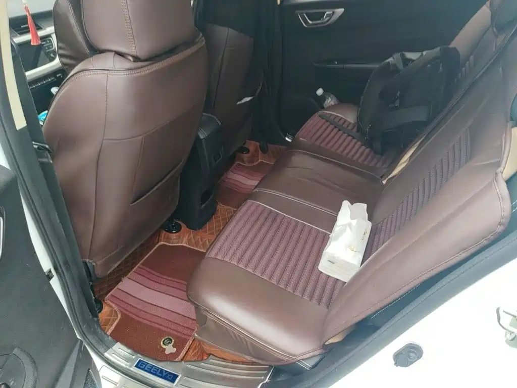 Geely Vision X3 — фото 18