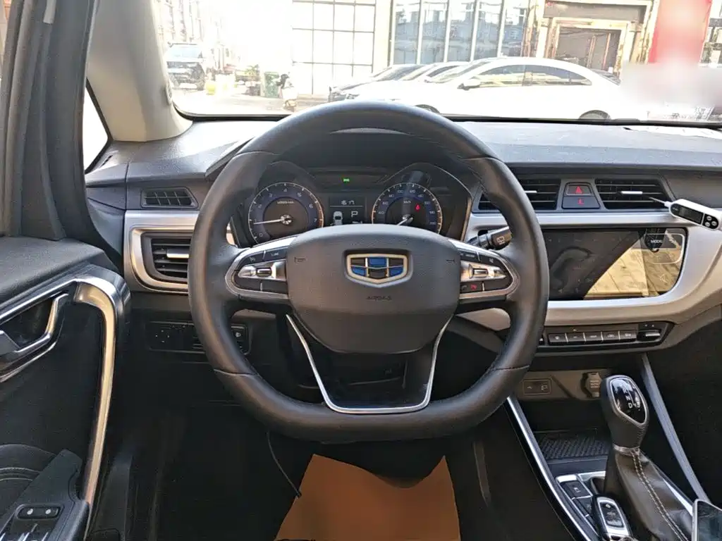 Geely Vision X3 — фото 11