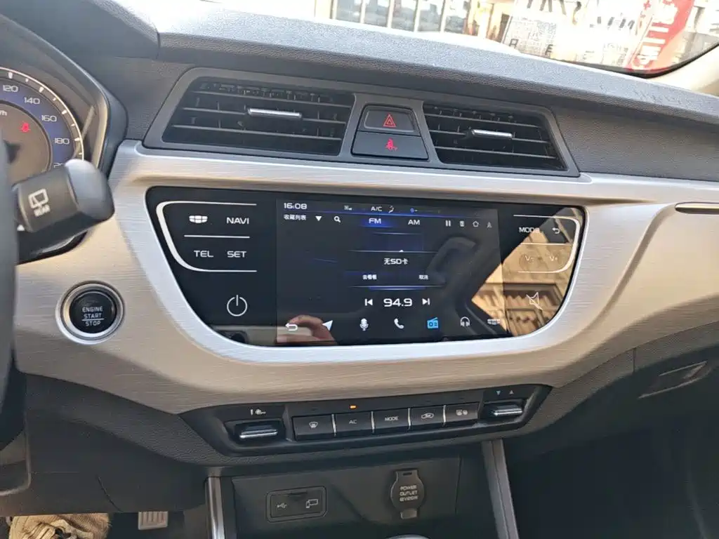 Geely Vision X3 — фото 13