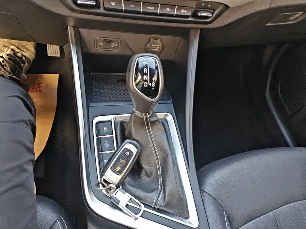 Geely Vision X3 — фото 14