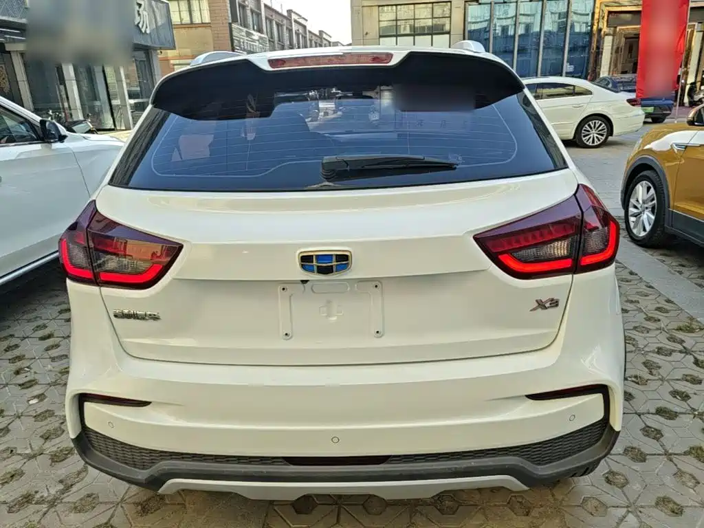 Geely Vision X3 — фото 6