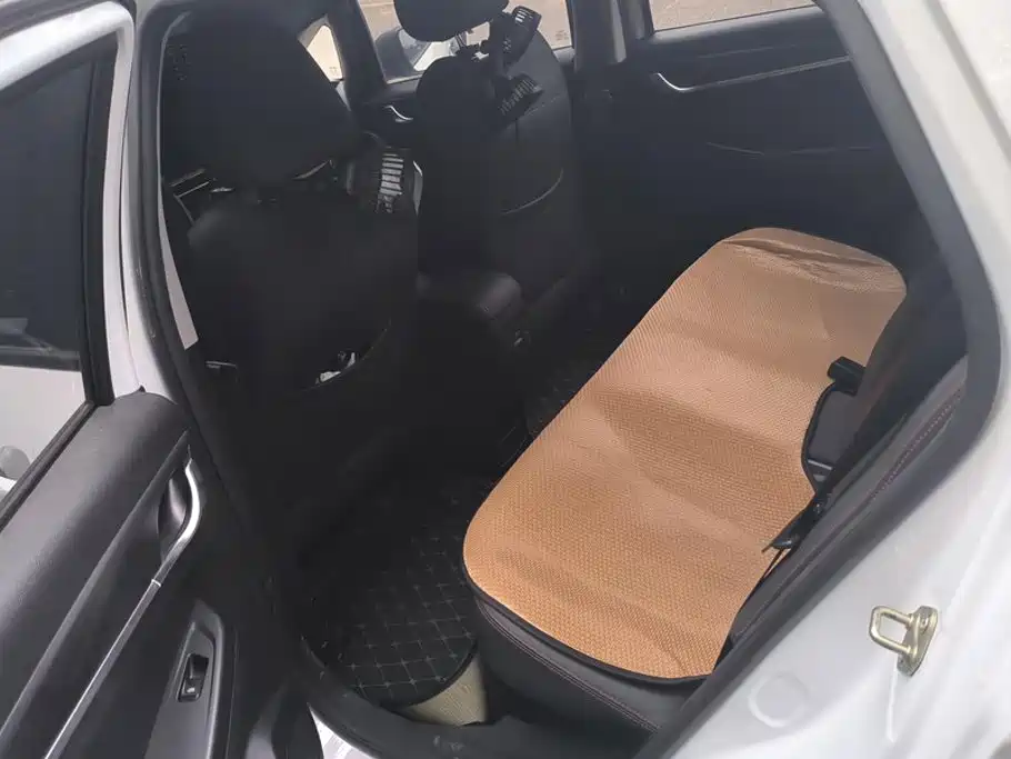 Geely Vision X3 — фото 11