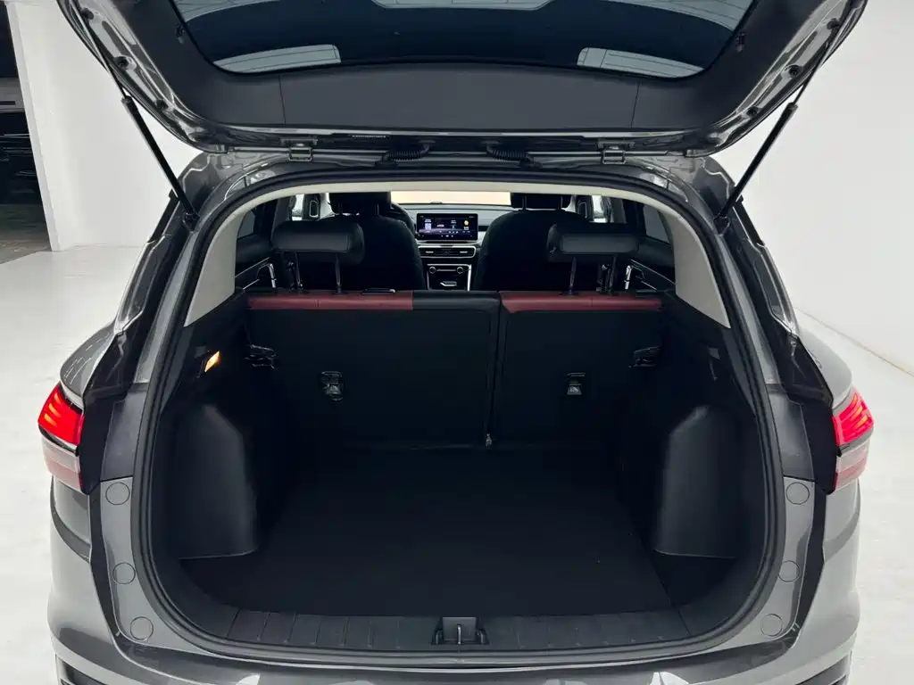 Geely Binyue — фото 17