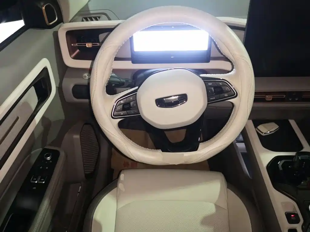 Geely Icon — фото 11