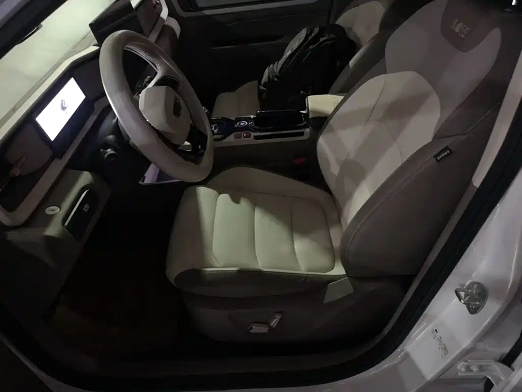 Geely Icon — фото 15