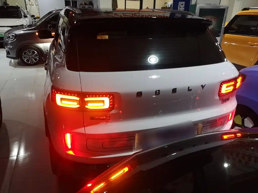 Geely Icon — фото 6