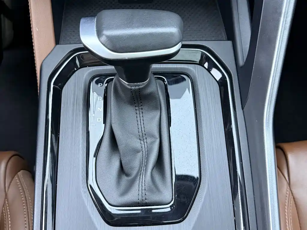 Geely Vision X6 — фото 19