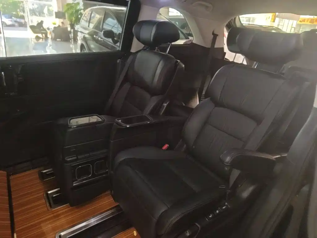 Honda Odyssey — фото 17