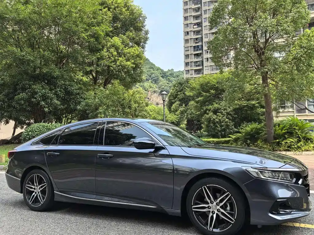 Honda Accord — фото 3
