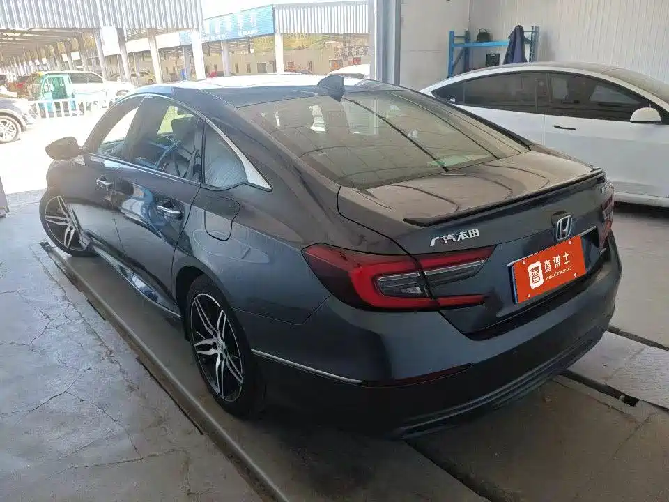 Honda Accord — фото 6