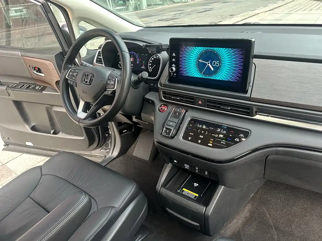 Honda Odyssey — фото 16