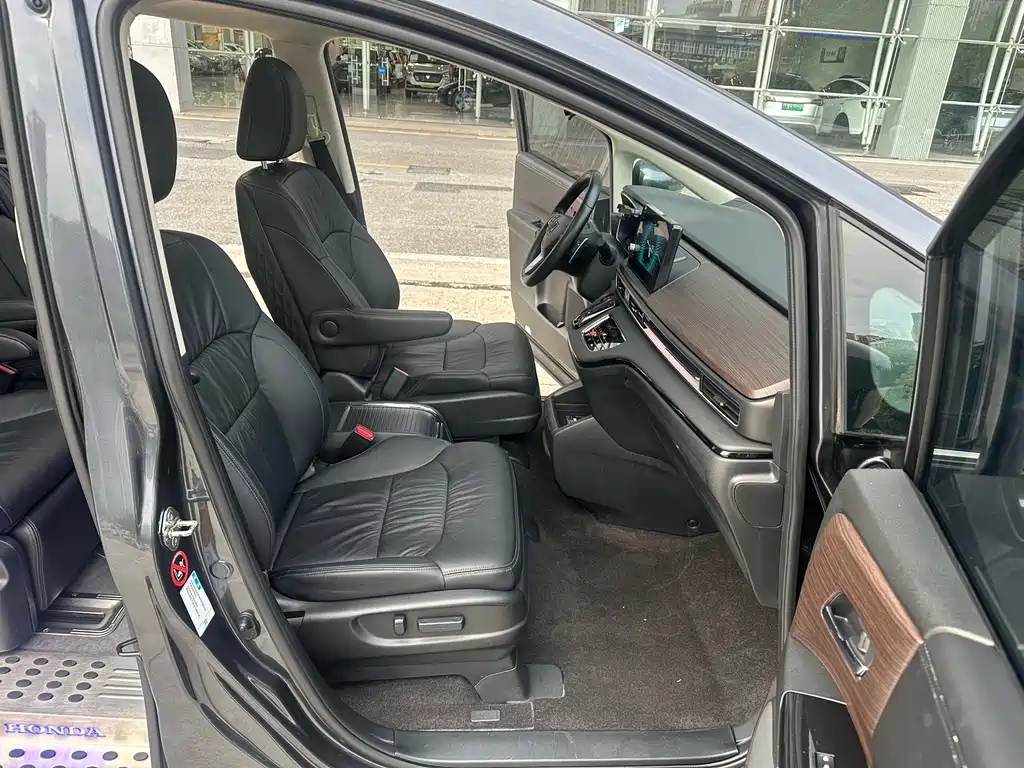 Honda Odyssey — фото 18
