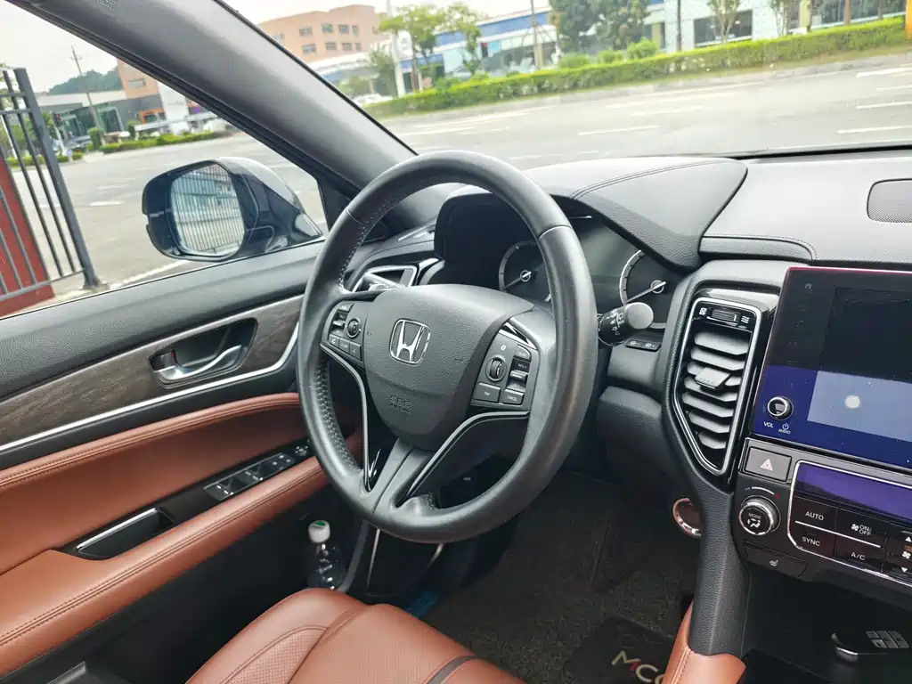 Honda UR-V — фото 10
