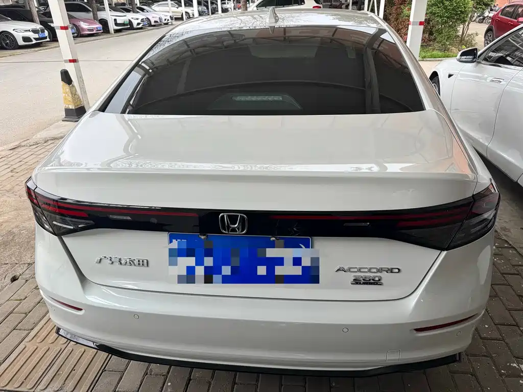 Honda Accord — фото 11