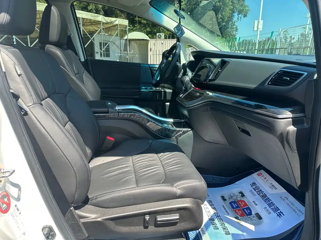 Honda Odyssey — фото 10