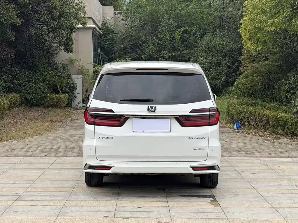 Honda Odyssey — фото 10