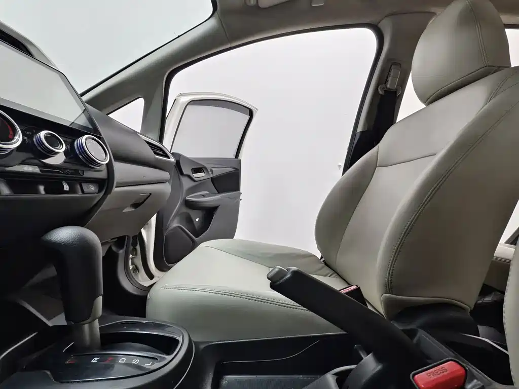 Honda Fit — фото 11
