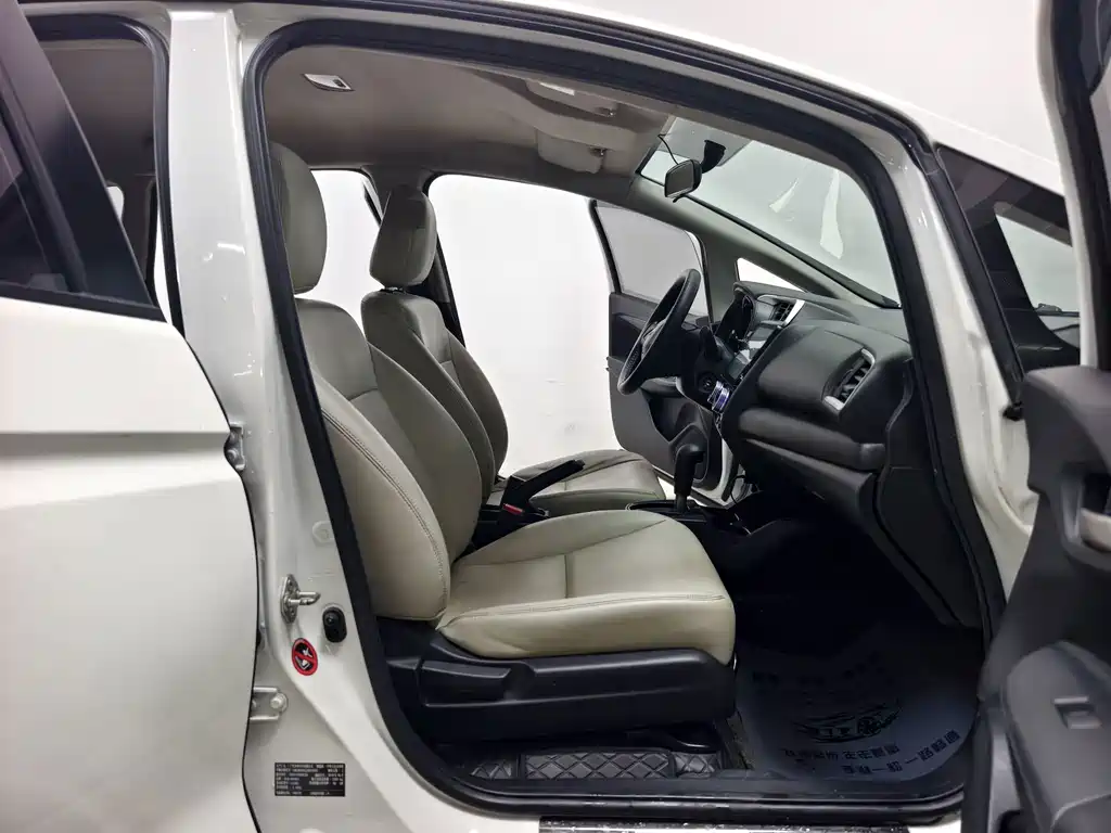 Honda Fit — фото 13