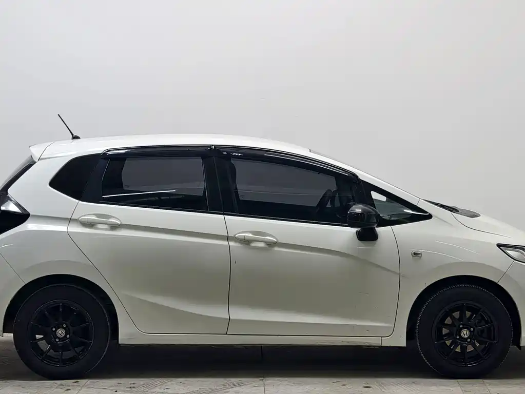 Honda Fit — фото 8