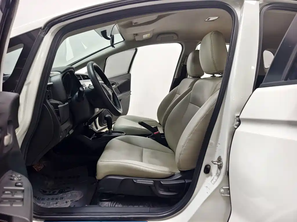 Honda Fit — фото 10