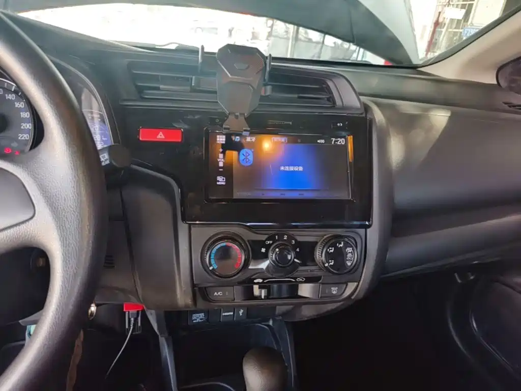 Honda Fit — фото 13