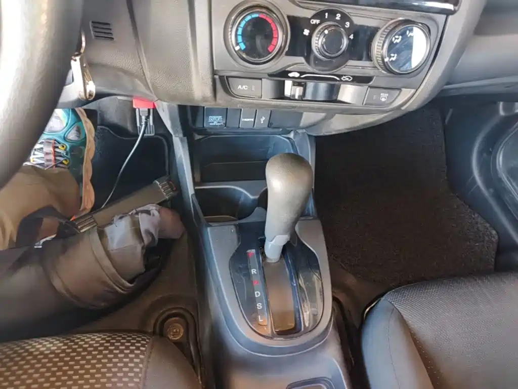 Honda Fit — фото 14