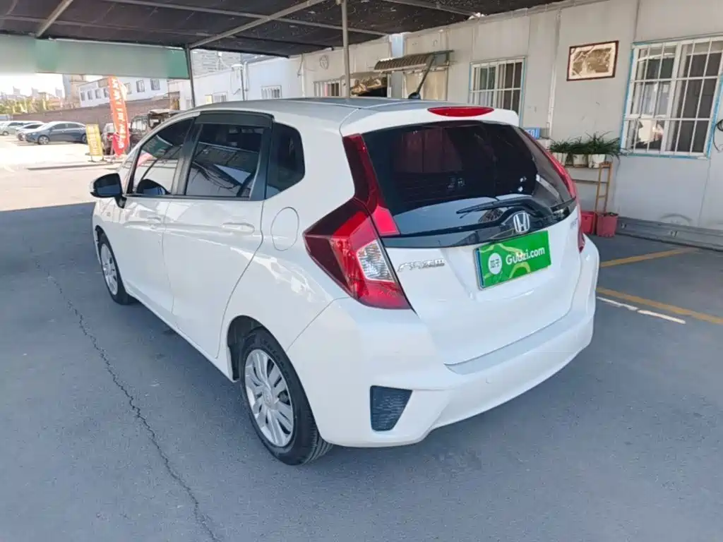 Honda Fit — фото 5