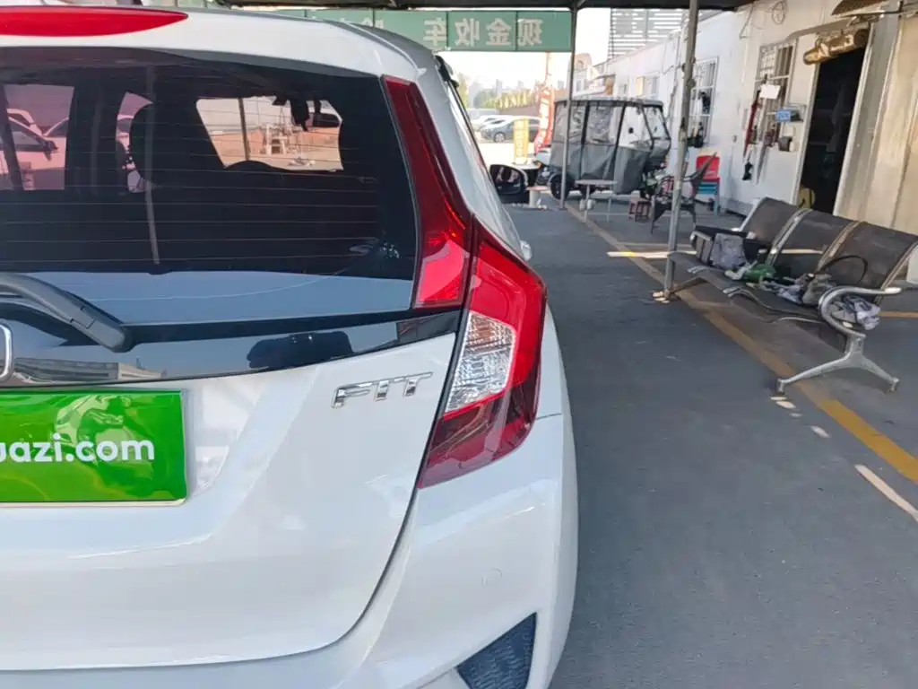 Honda Fit — фото 8