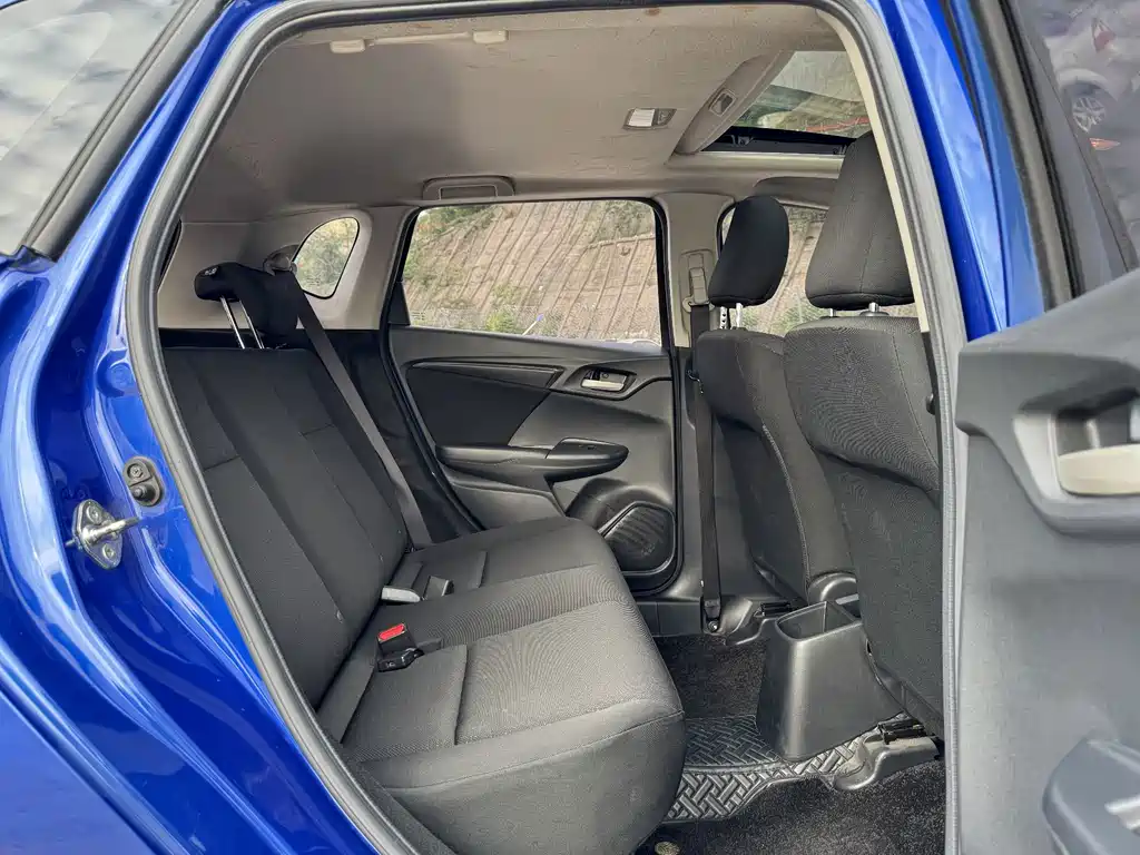 Honda Fit — фото 11