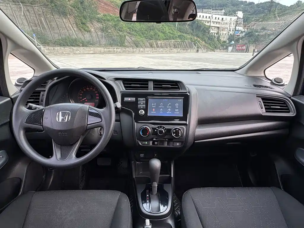 Honda Fit — фото 13