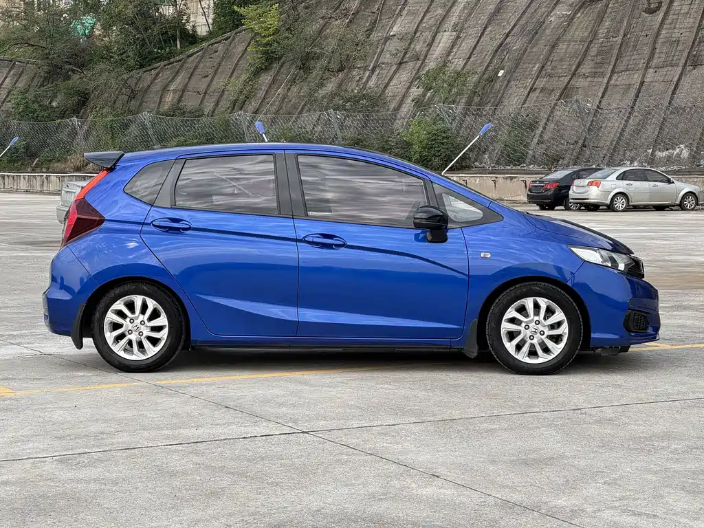 Honda Fit — фото 6