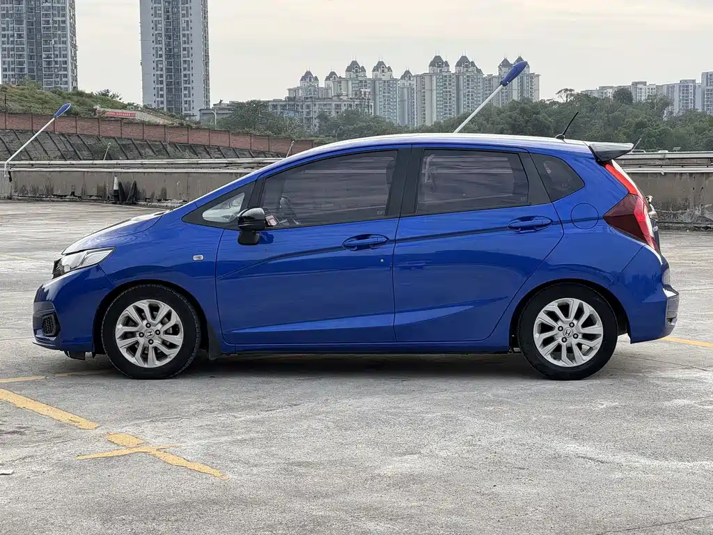 Honda Fit — фото 7