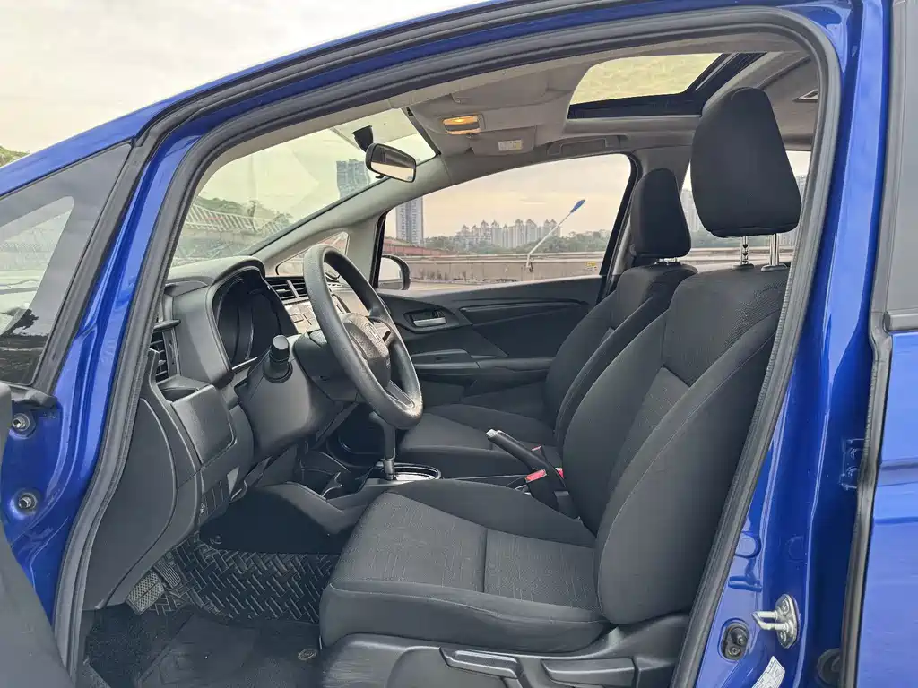Honda Fit — фото 8