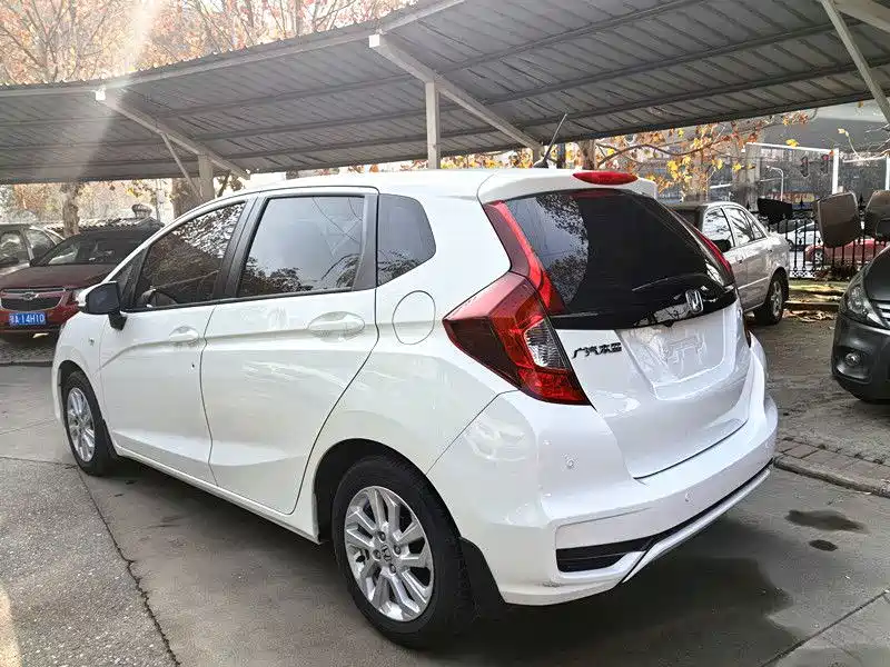 Honda Fit — фото 14
