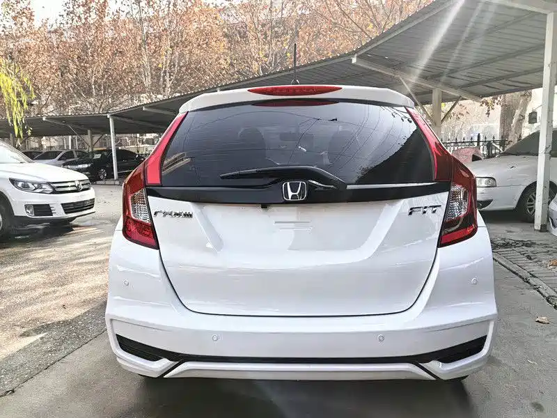 Honda Fit — фото 15