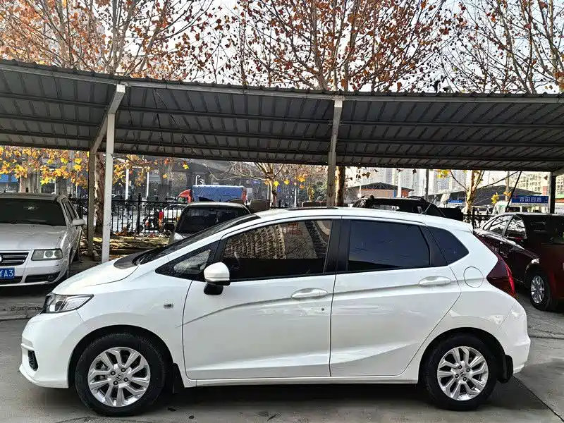 Honda Fit — фото 4