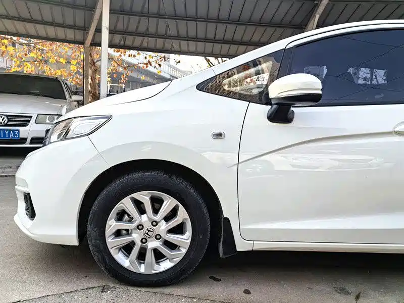 Honda Fit — фото 5