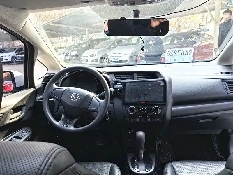 Honda Fit — фото 7