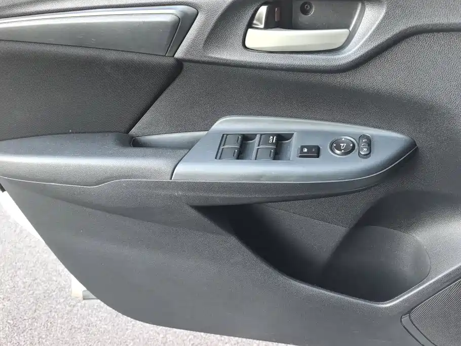 Honda Fit — фото 7