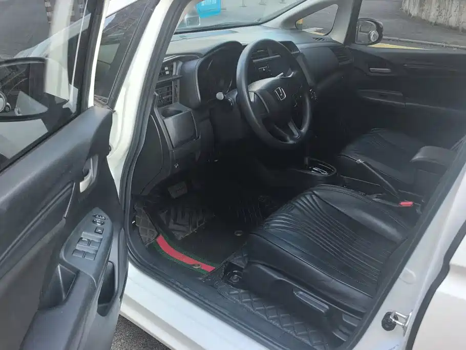 Honda Fit — фото 9