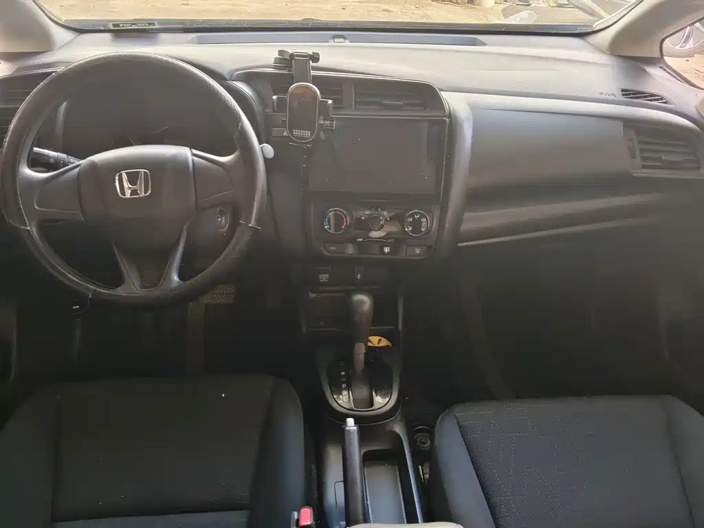 Honda Fit — фото 5