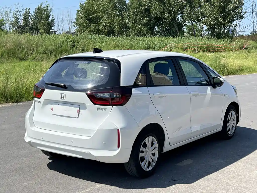 Honda Fit — фото 4