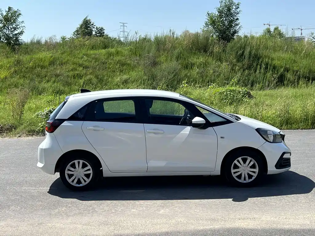 Honda Fit — фото 7