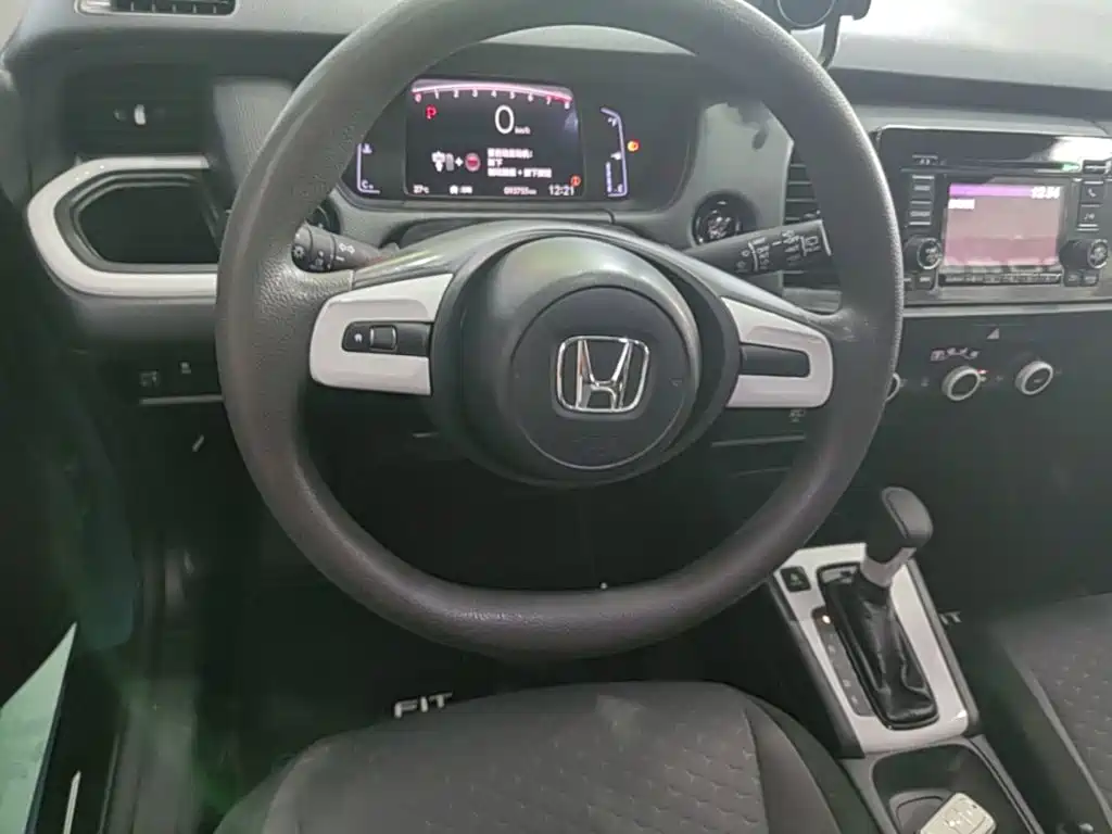 Honda Fit — фото 11