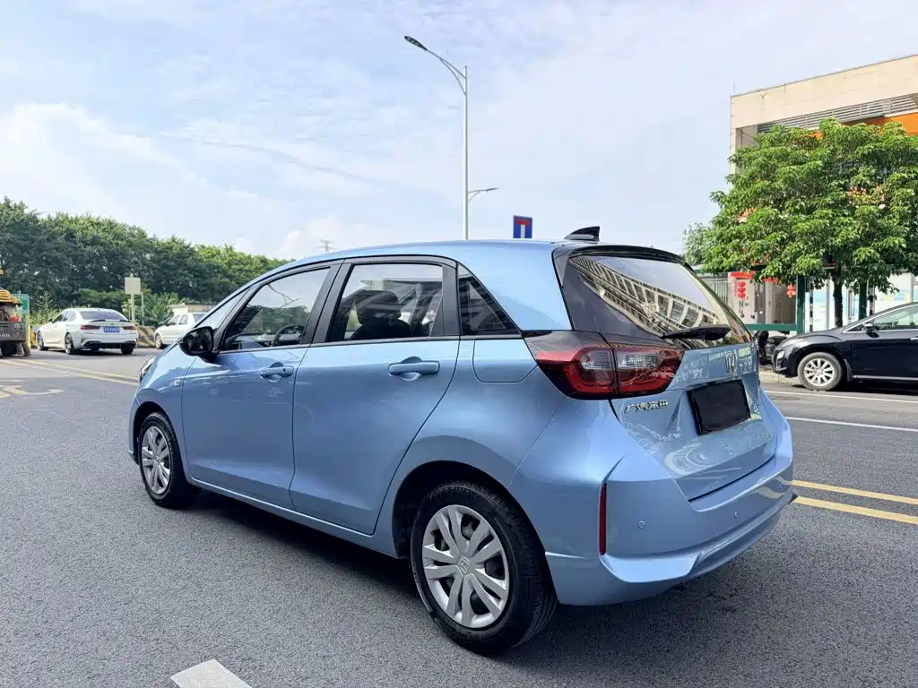 Honda Fit — фото 5