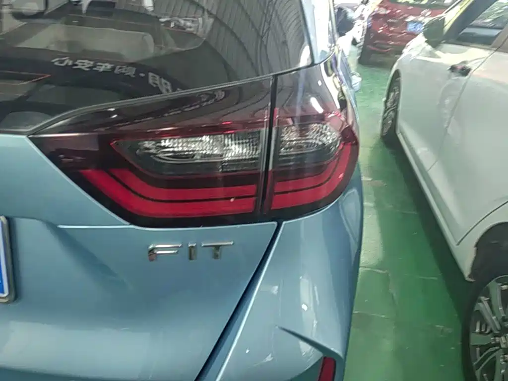 Honda Fit — фото 8