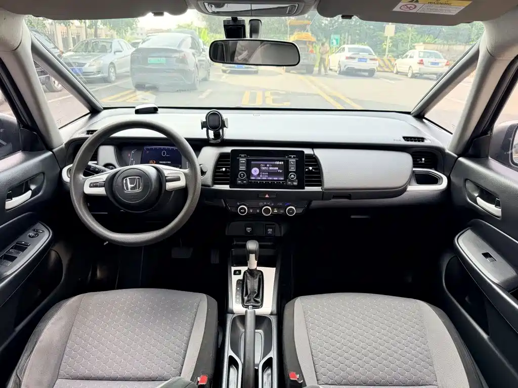 Honda Fit — фото 10